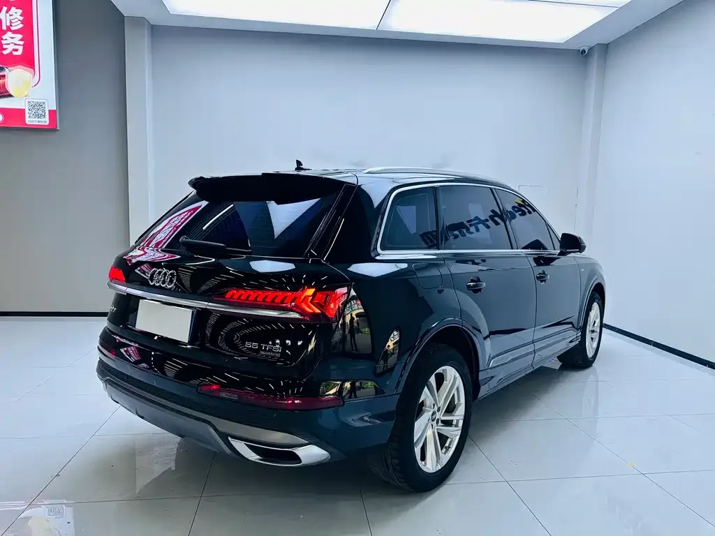 Audi Q7 2023 из CN, фото 3