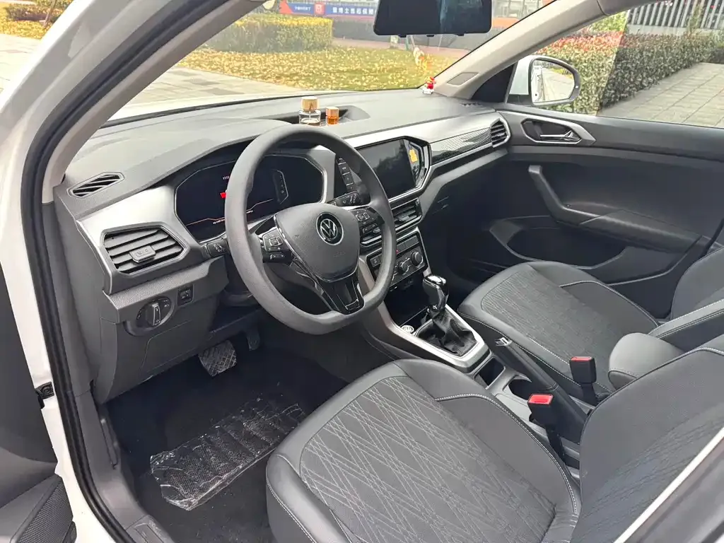 Volkswagen T-Cross — фото 2