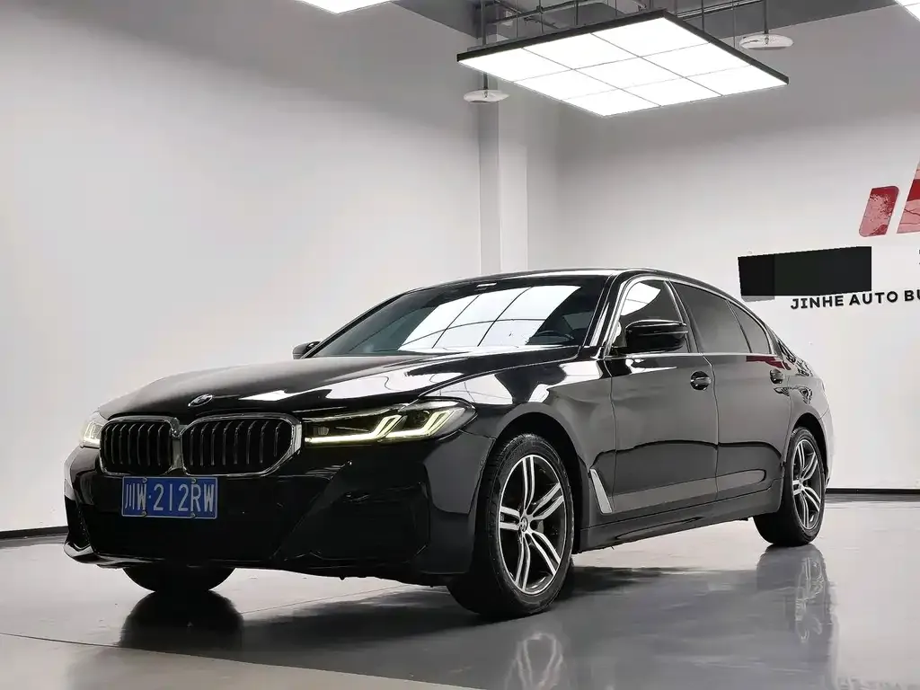 BMW 5 Series — фото 1