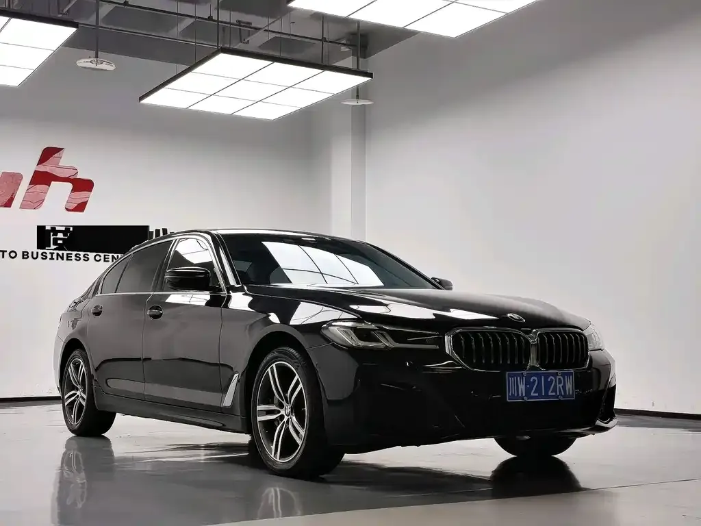BMW 5 Series — фото 8