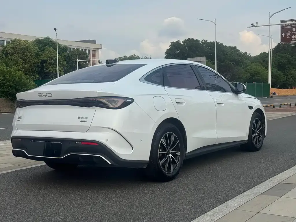 BYD Seal 06 — фото 10