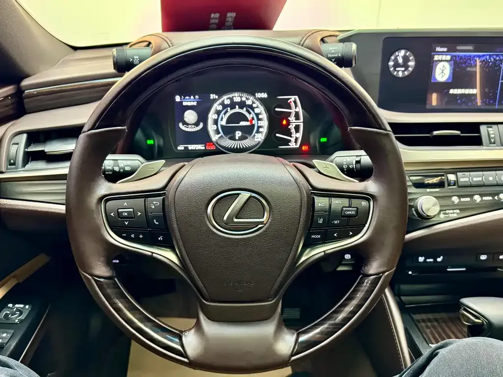 Lexus ES — фото 9