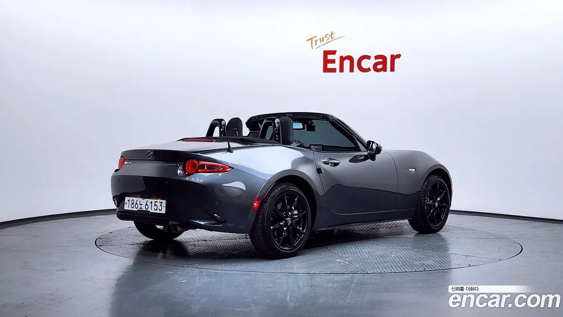 Mazda MX-5 Miata 2021 из KR, фото 2