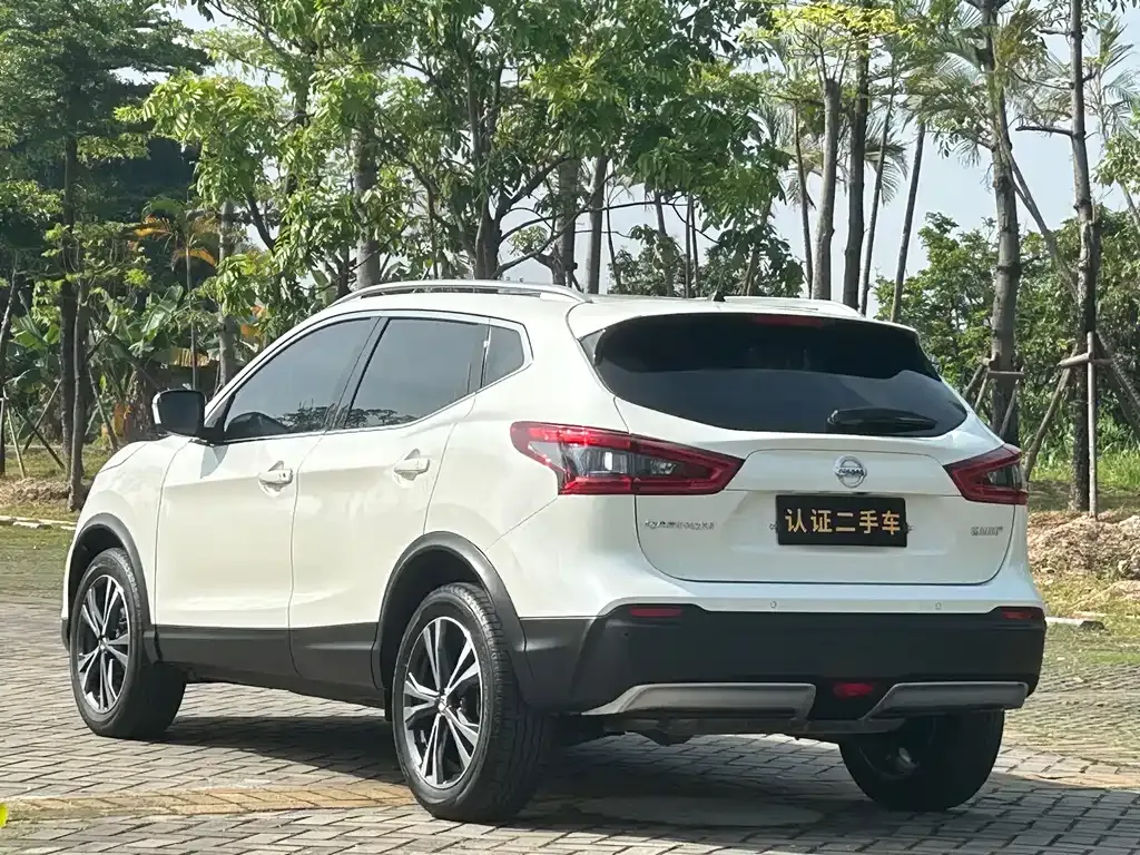 Nissan Qashqai — фото 9