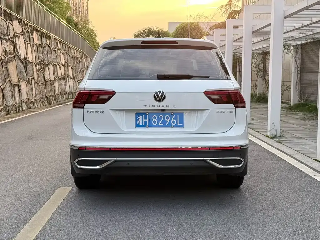 Volkswagen Tiguan L — фото 5