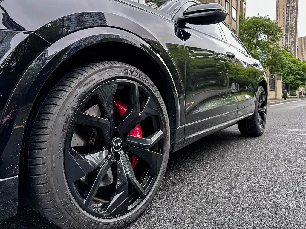 Audi RS Q8 2021 из CN, фото 2