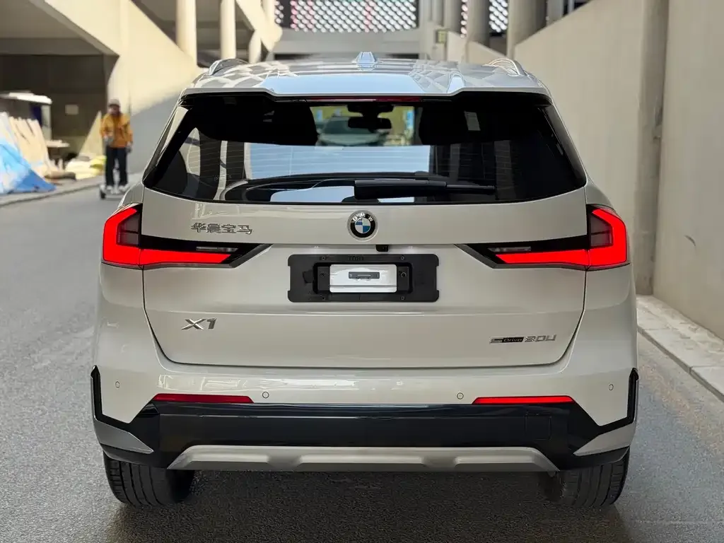 BMW X1 — фото 2