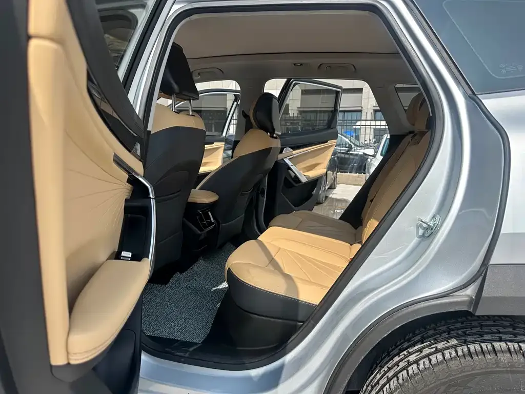 Geely Boyue L 2024 из CN, фото 4
