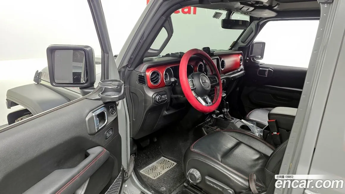 Jeep Wrangler — фото 10
