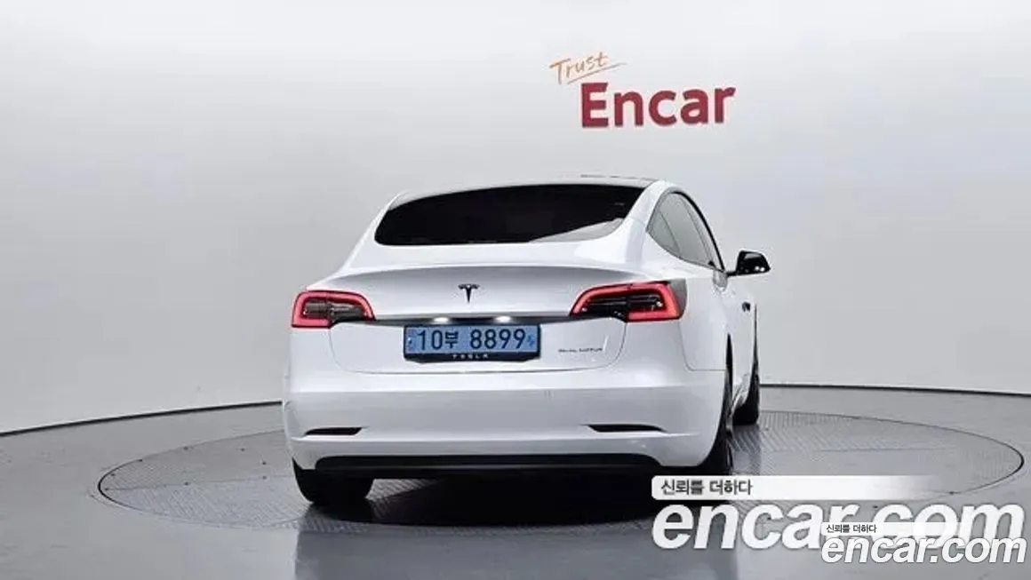 Tesla Model 3 — фото 6