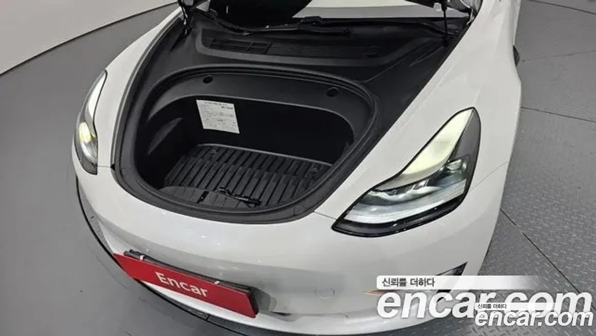 Tesla Model 3 — фото 3