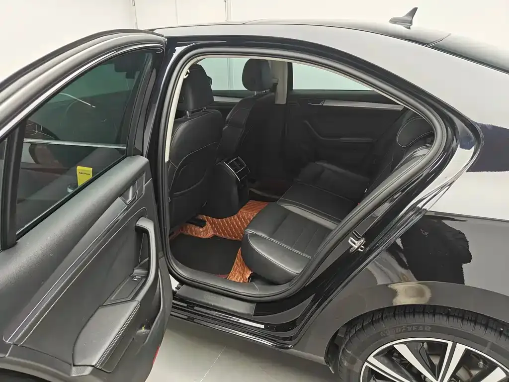 Skoda Superb 2023 из CN, фото 9