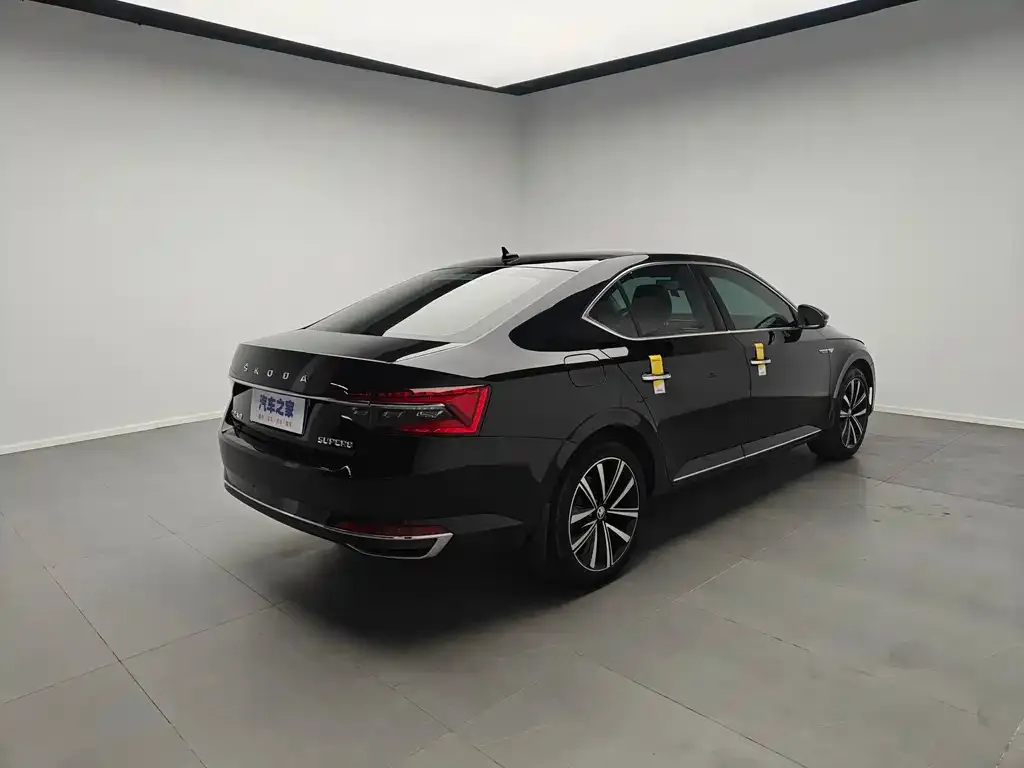Skoda Superb 2023 из CN, фото 2