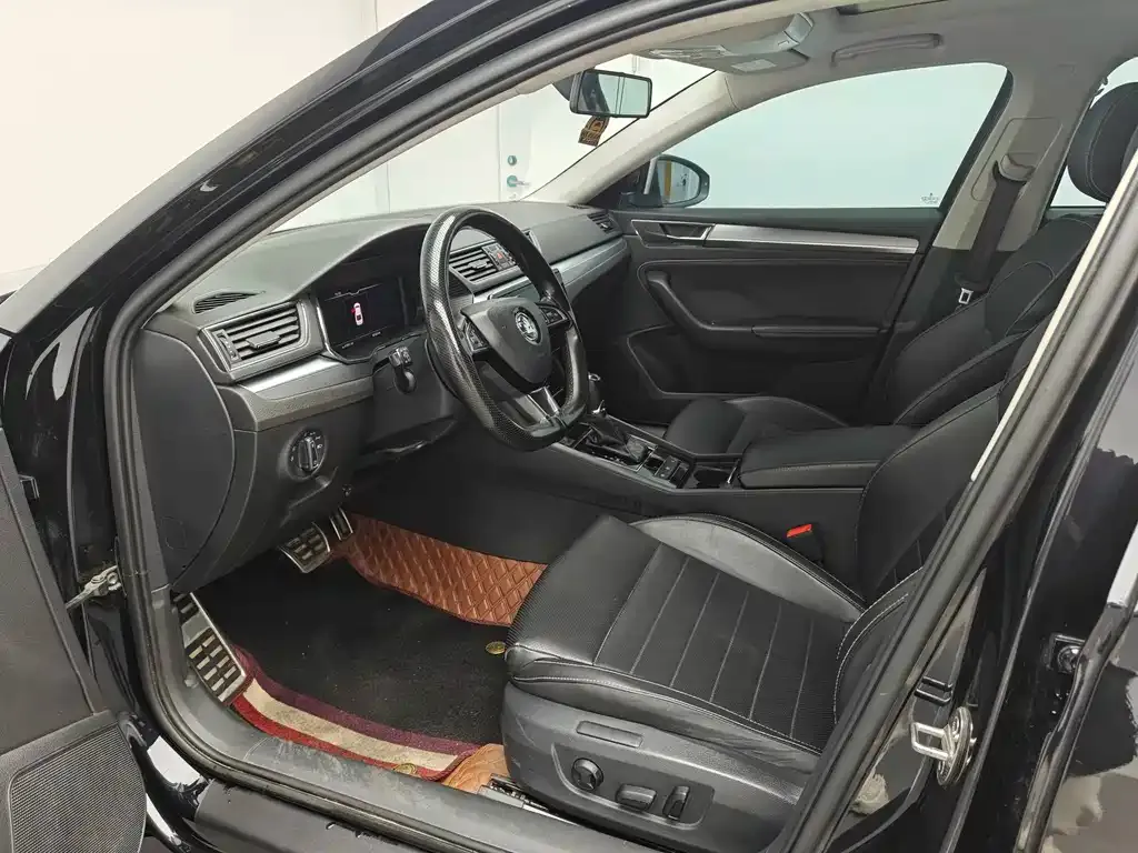 Skoda Superb 2023 из CN, фото 10