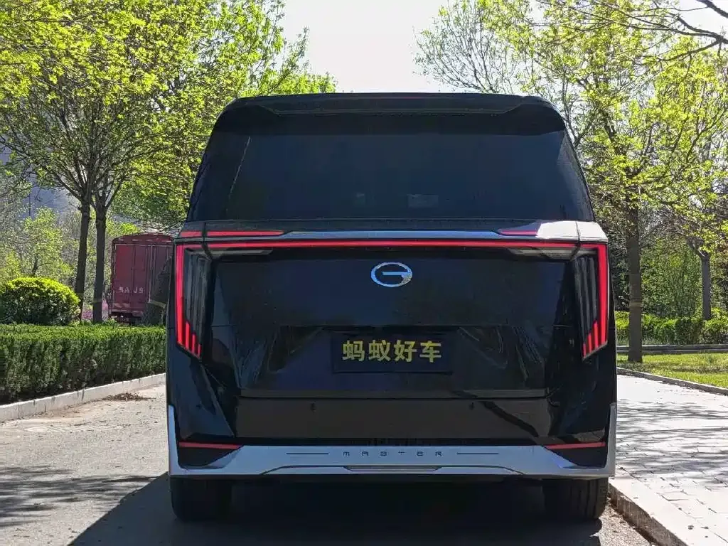 GAC Motor Trumpchi M8 — фото 8