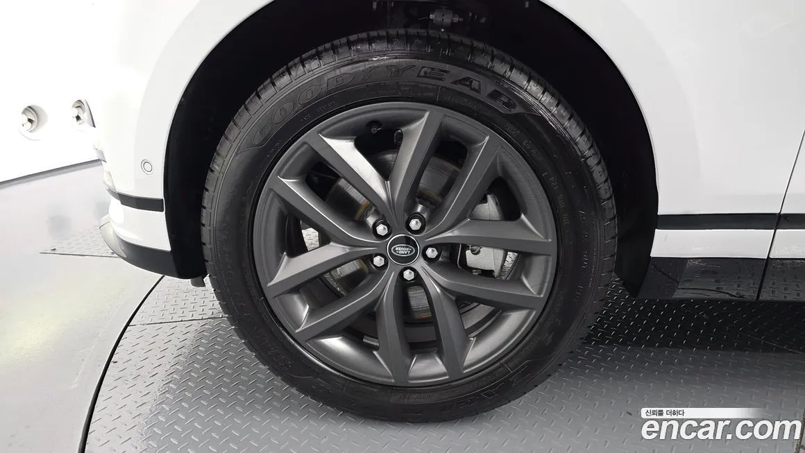 Land Rover Range Rover Velar 2026 из KR, фото 6