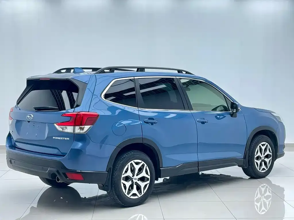 Subaru Forester 2022 из CN, фото 3