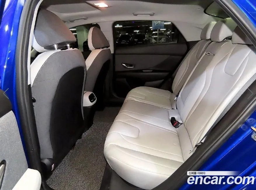Hyundai AVANTE 2021 из KR, фото 2