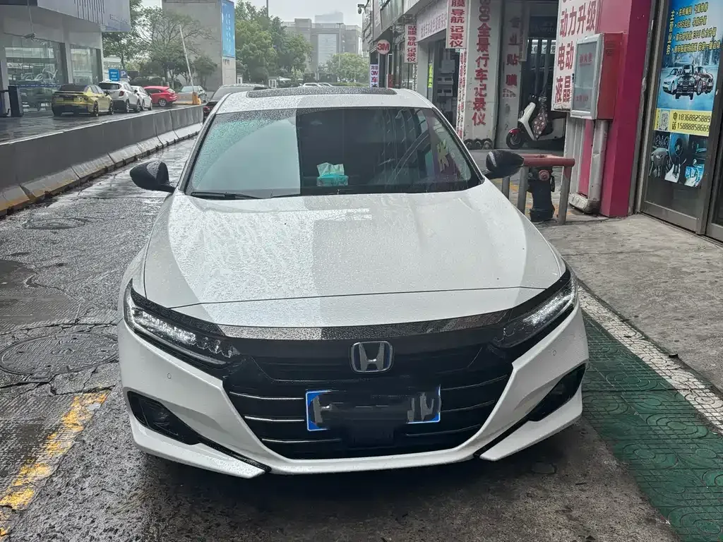 Honda Accord — фото 9