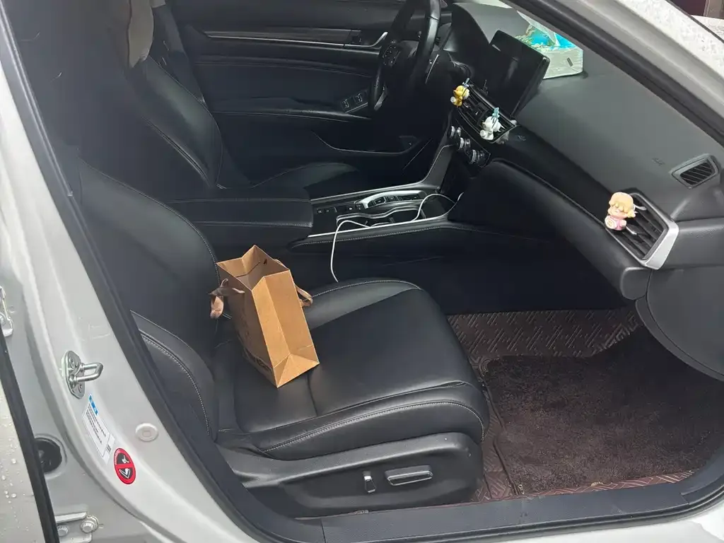 Honda Accord — фото 6
