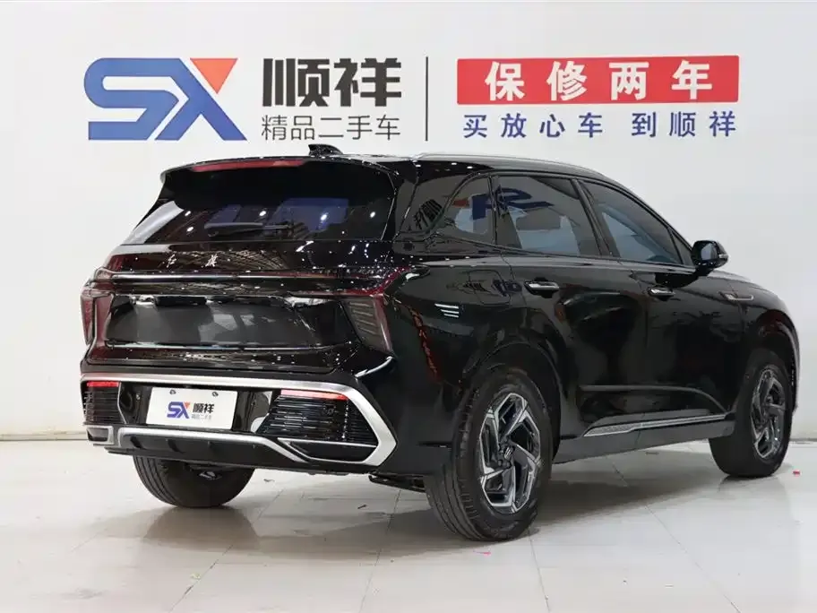 Hongqi HS3 — фото 10