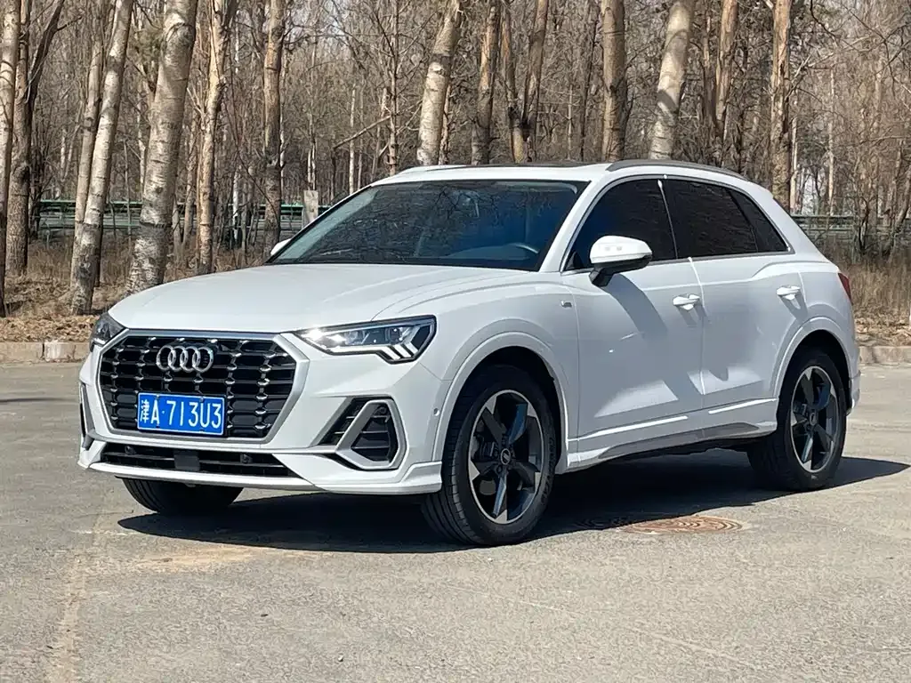 Audi Q3 — фото 1