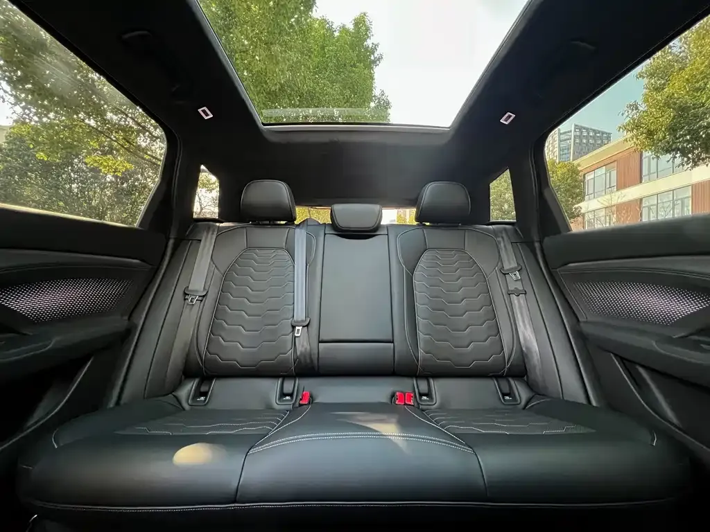 Audi Q6L e-tron — фото 4