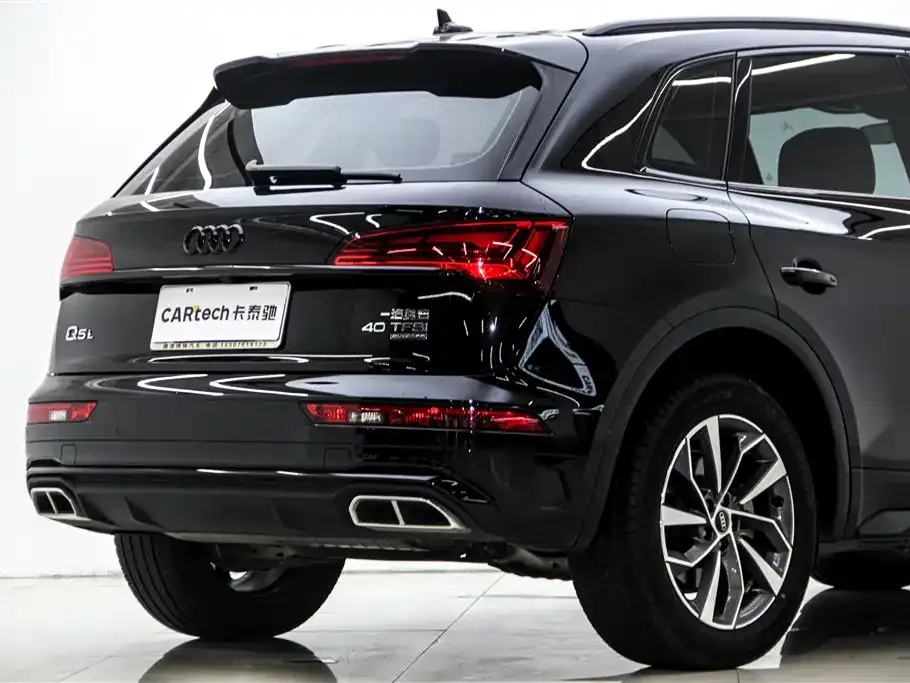 Audi Q5L — фото 9