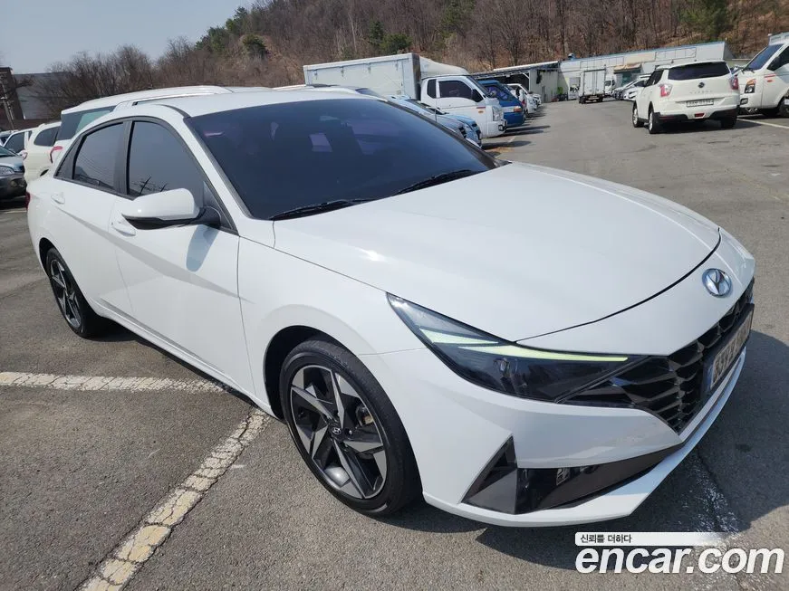 Hyundai AVANTE — фото 1