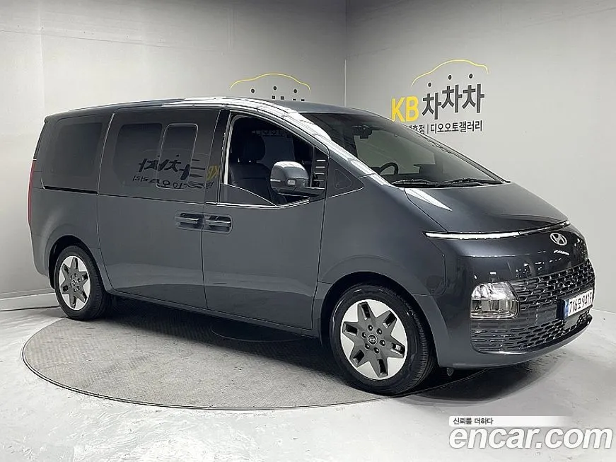 Hyundai Staria — фото 1