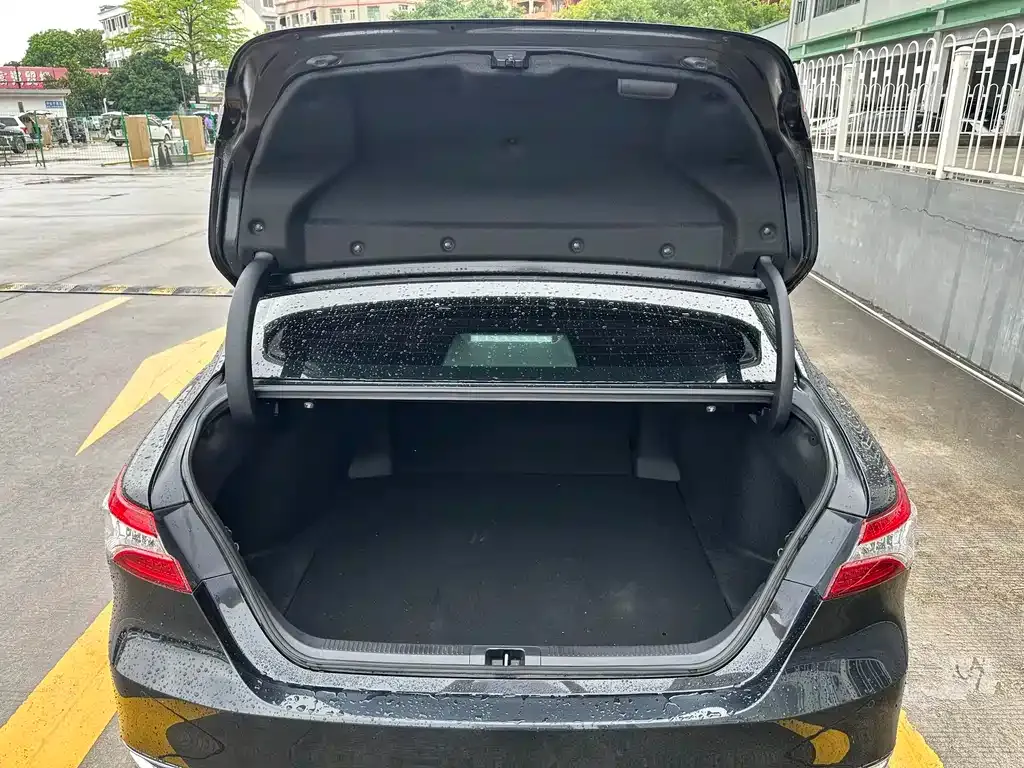 Toyota Camry 2023 из CN, фото 5