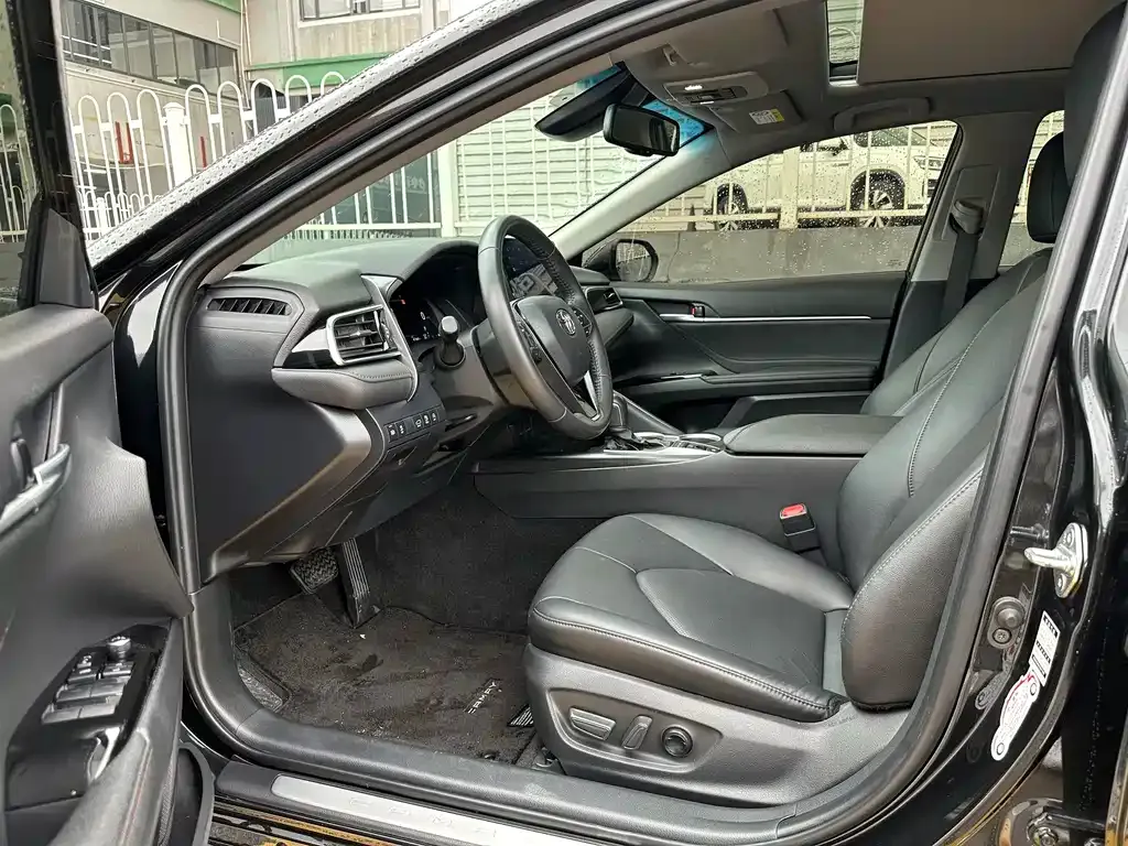 Toyota Camry 2023 из CN, фото 8