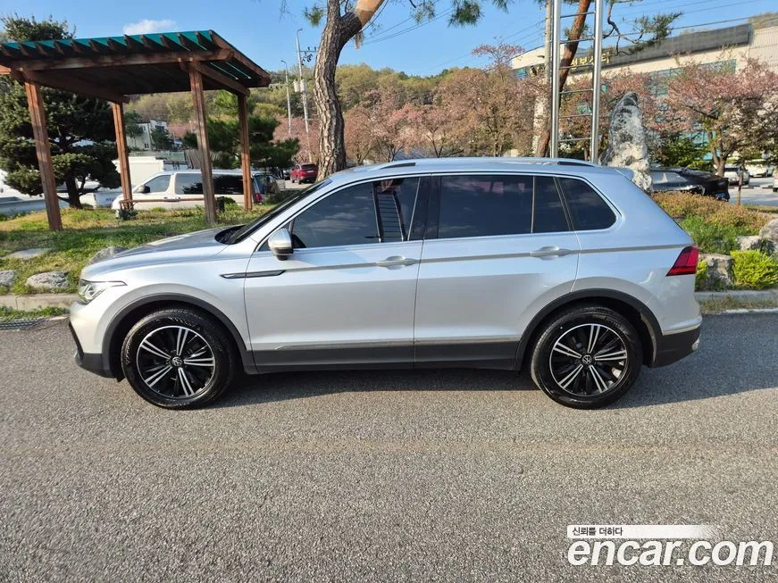 Volkswagen Tiguan 2022 из KR, фото 10