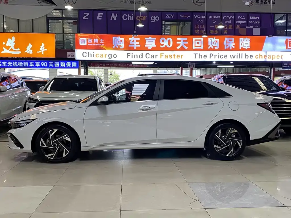 Hyundai Elantra — фото 10