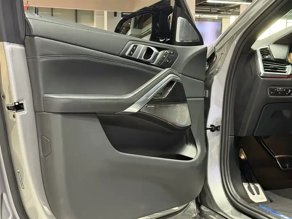 BMW X6 M 2023 из CN, фото 10