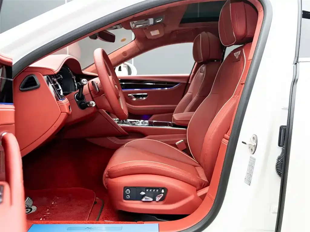 Bentley Flying Spur PHEV — фото 9