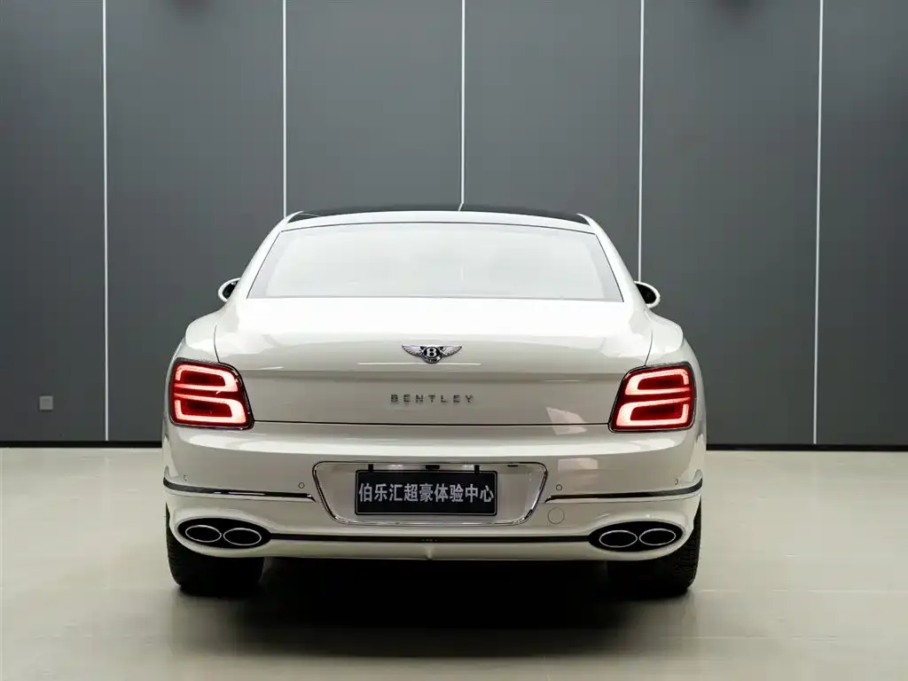 Bentley Flying Spur PHEV — фото 2