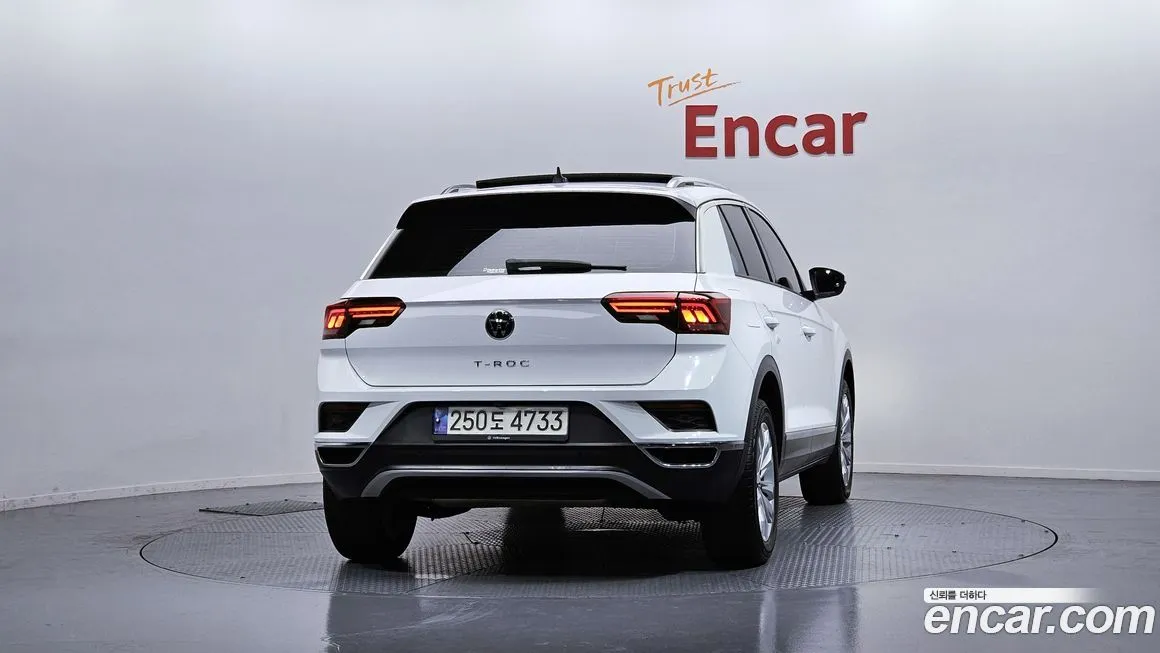 Volkswagen T-Roc — фото 5