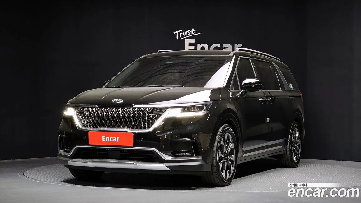 Kia Carnival — фото 1