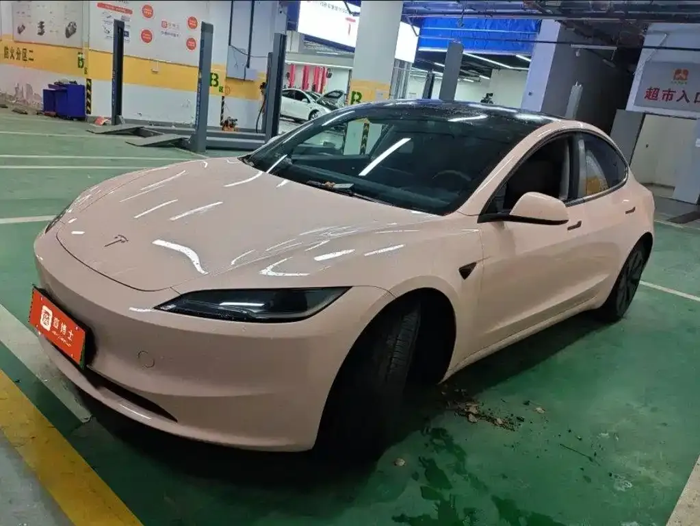 Tesla Model 3 — фото 1