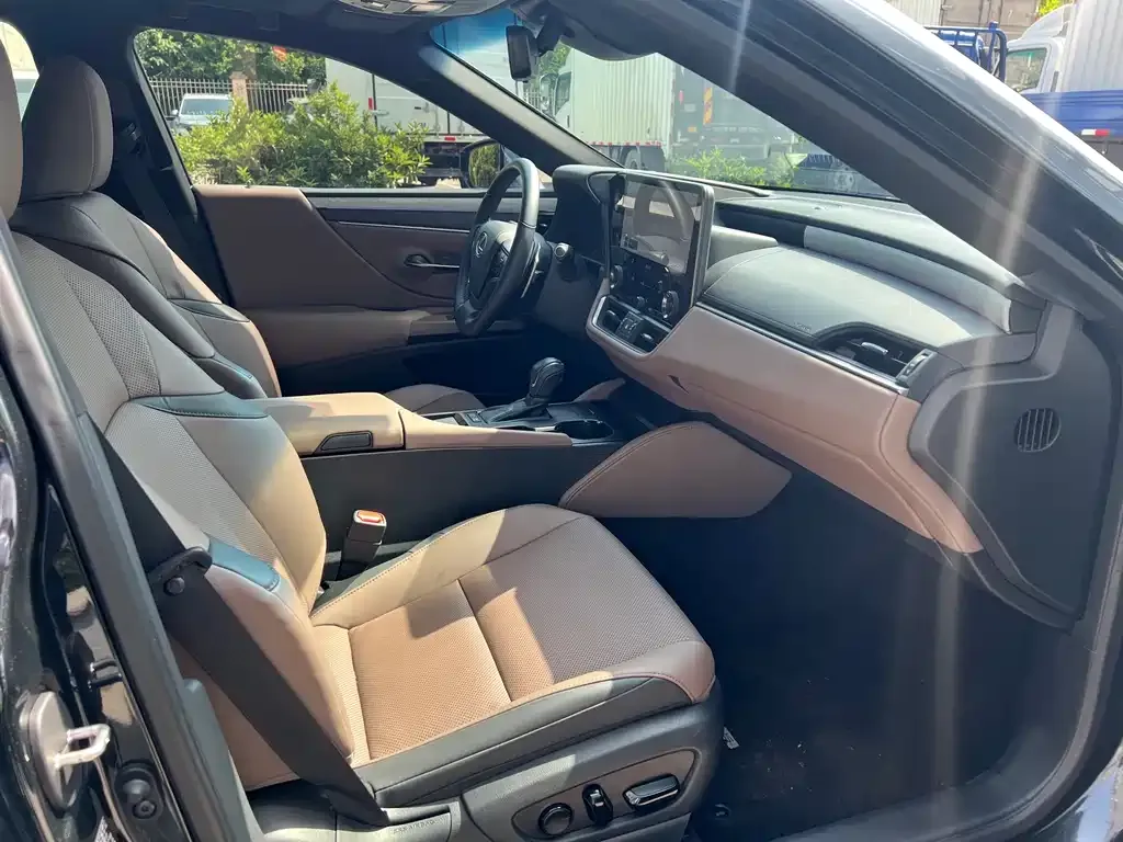 Lexus ES 2025 из CN, фото 8