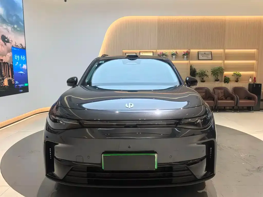 Leapmotor C16