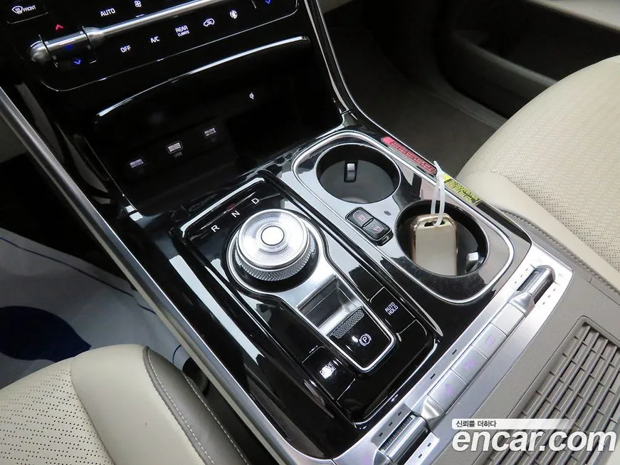 Kia Carnival — фото 10