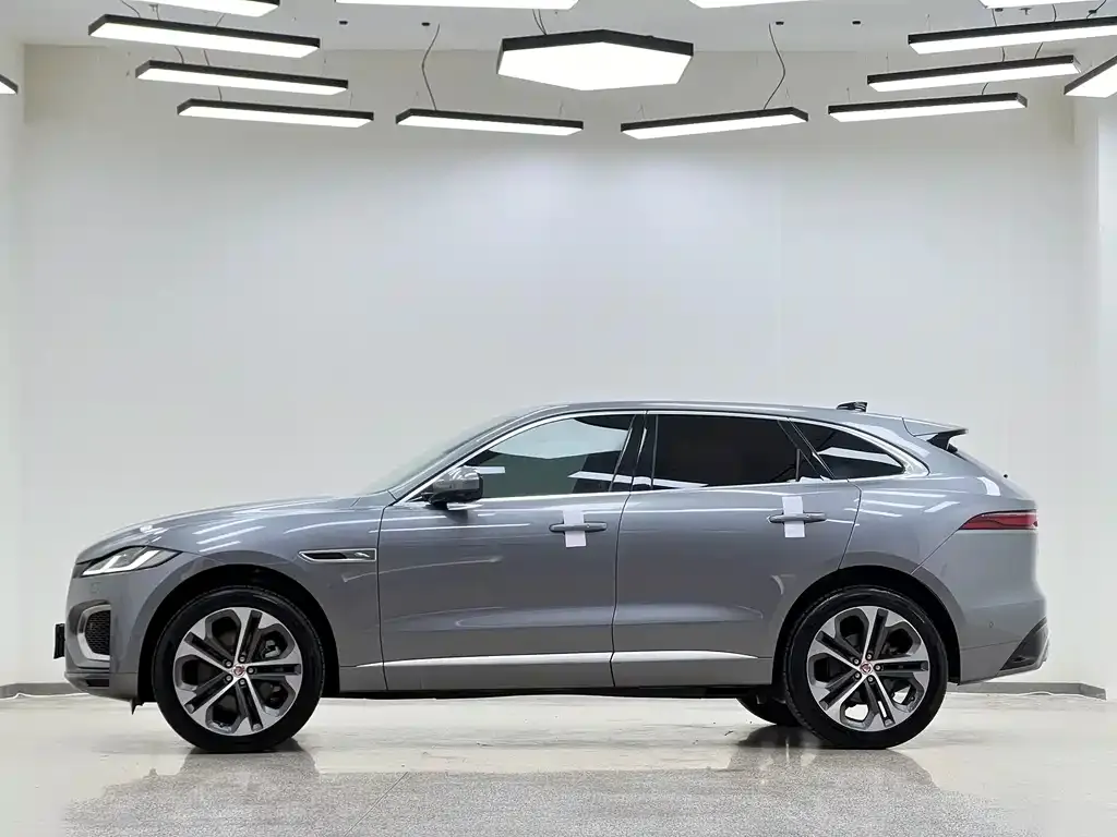 Jaguar F-PACE — фото 8