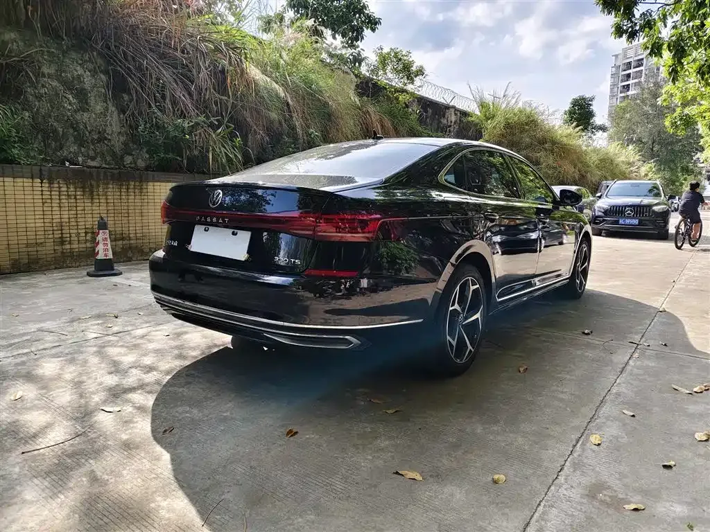 Volkswagen Passat — фото 8