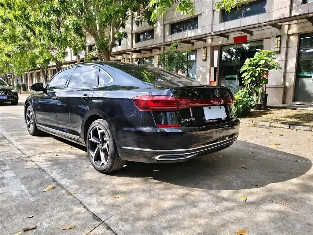 Volkswagen Passat — фото 7