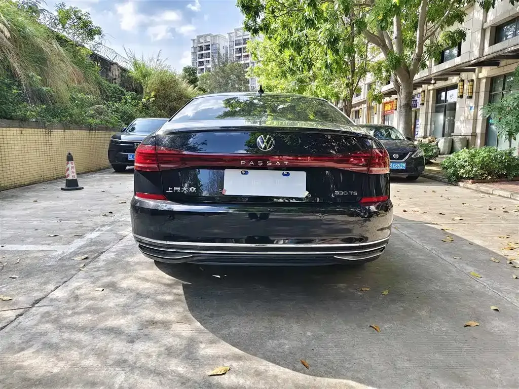 Volkswagen Passat — фото 5