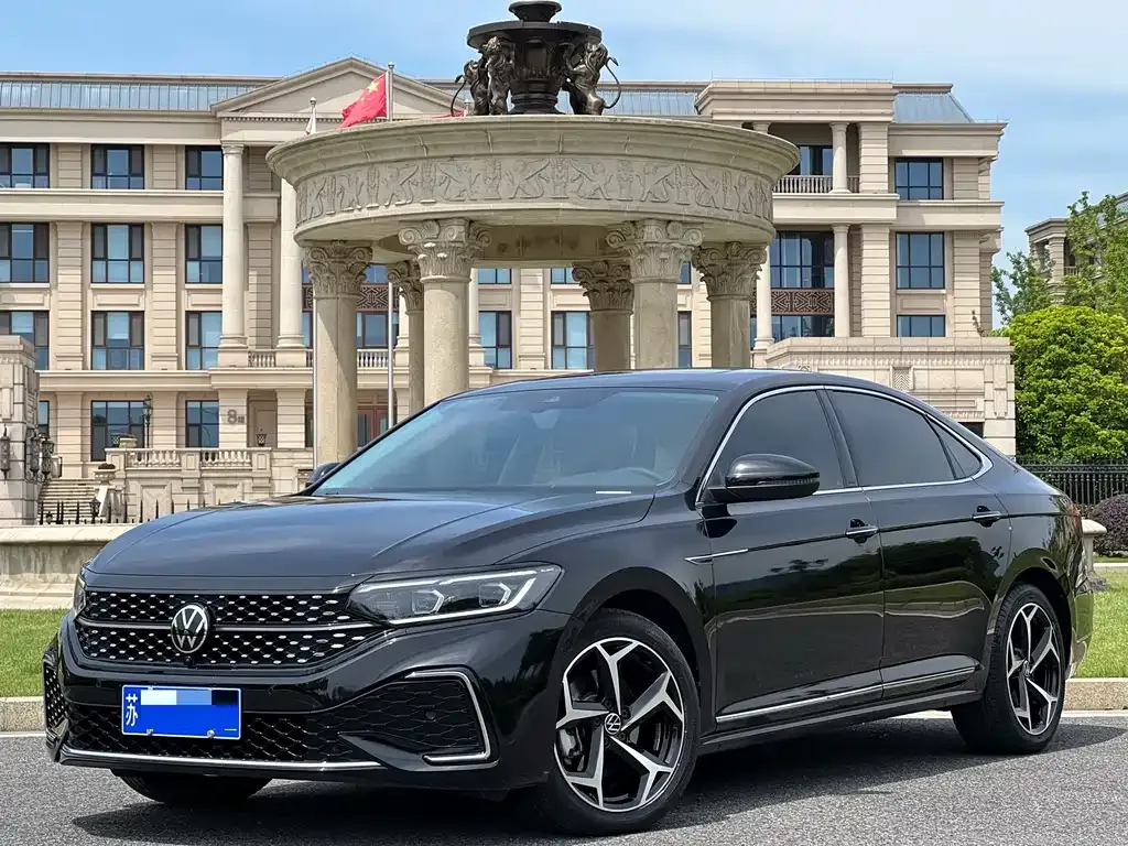 Volkswagen Passat — фото 1