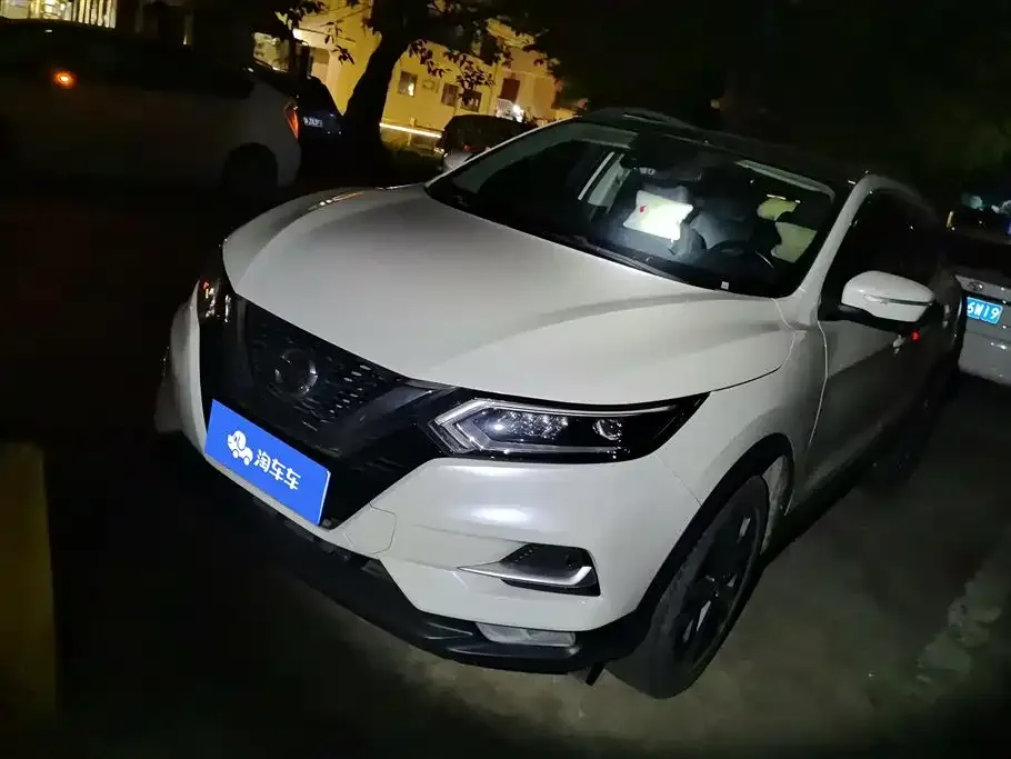 Nissan Qashqai — фото 1