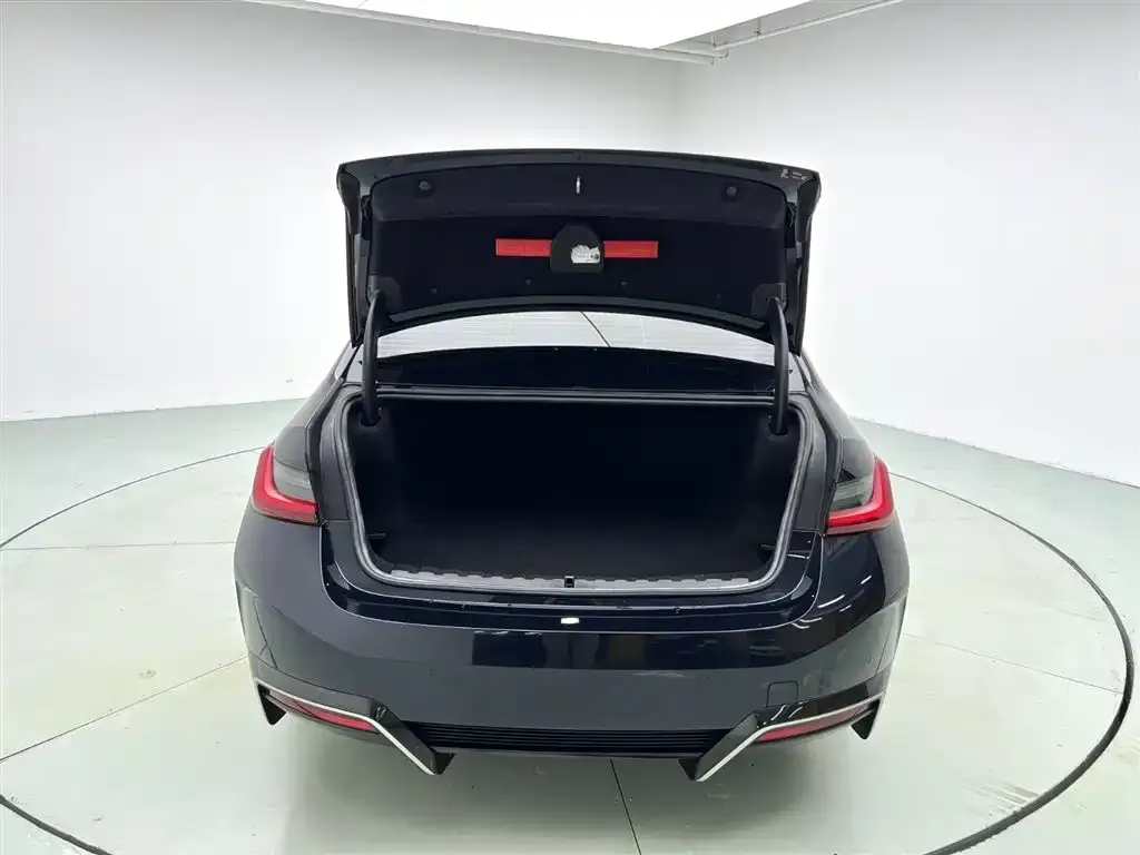 BMW i3 2024 из CN, фото 2